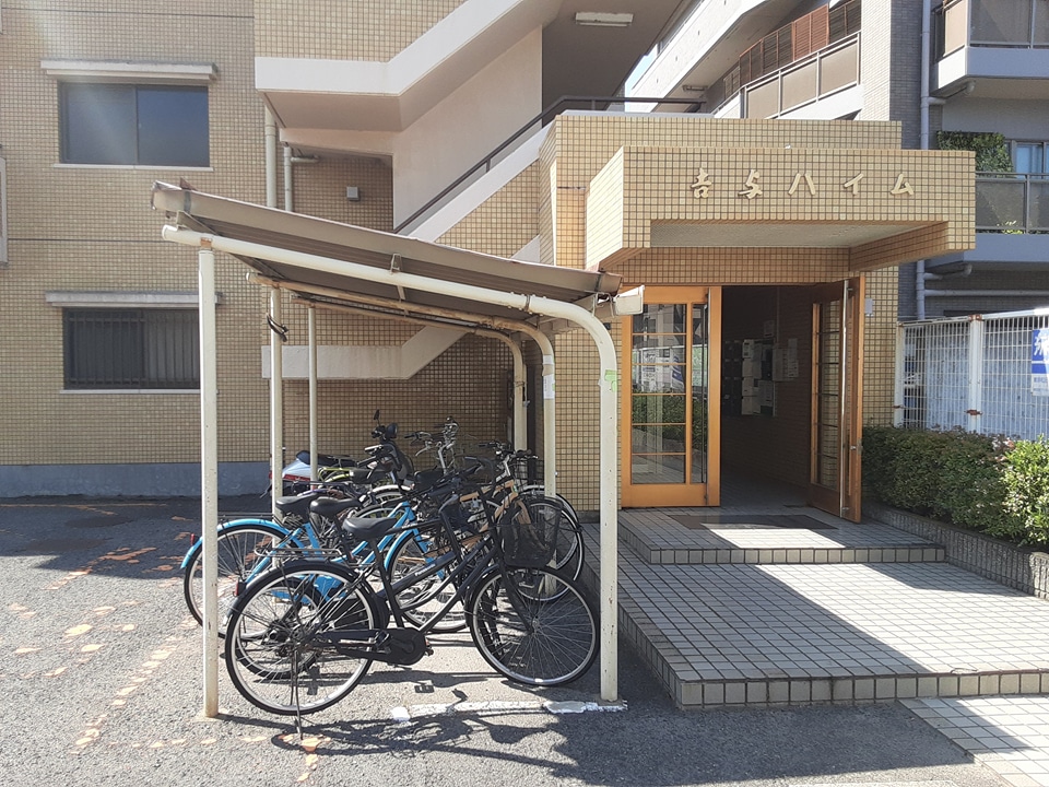 20/26 エントランス