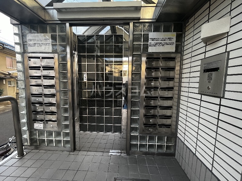 25/30 エントランス