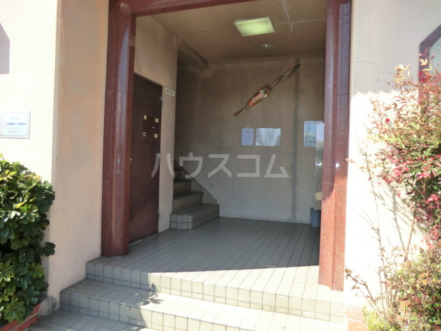 15/23 エントランス