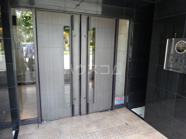 20/30 エントランス