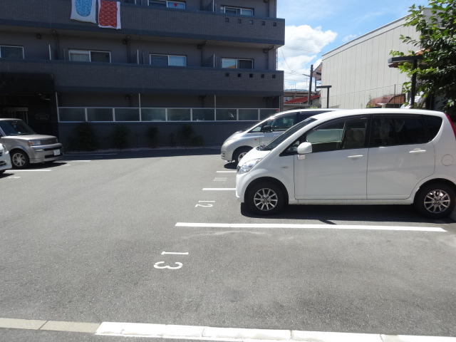 22/30 駐車場