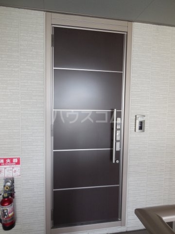 16/26 エントランス