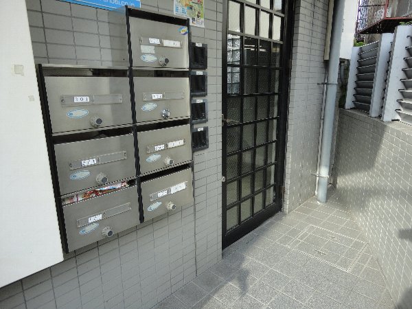 22/30 エントランス