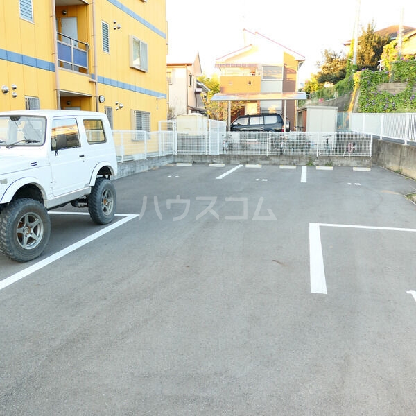 15/18 駐車場