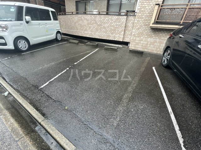 23/29 駐車場