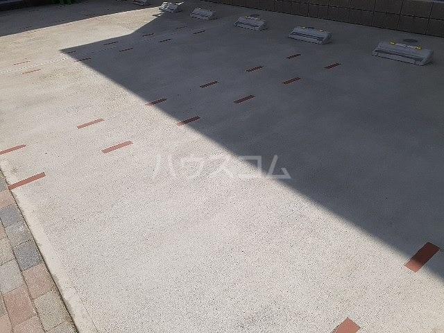 15/23 駐車場