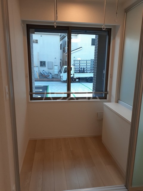 13/19 バルコニー