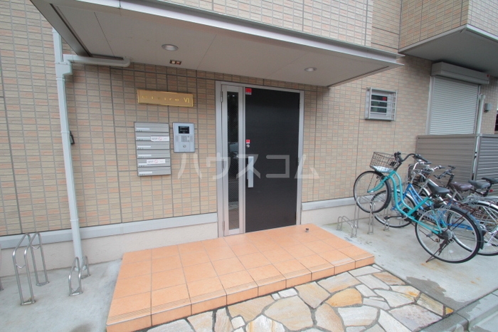 13/15 エントランス