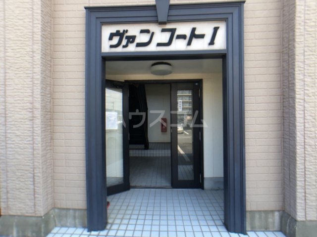 2/5 エントランス