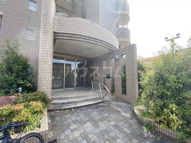 20/30 エントランス