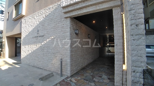 19/23 エントランス