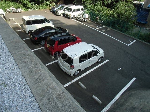 25/29 駐車場