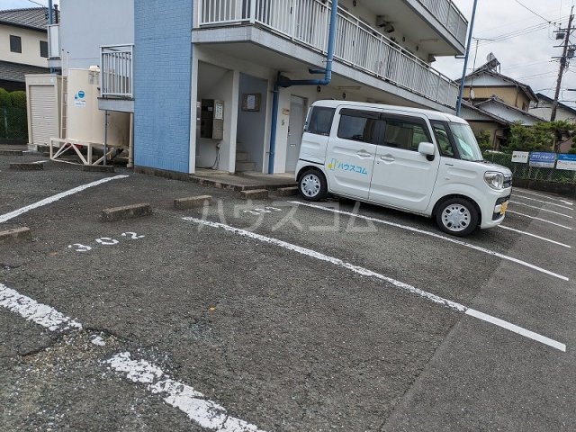2/5 駐車場
