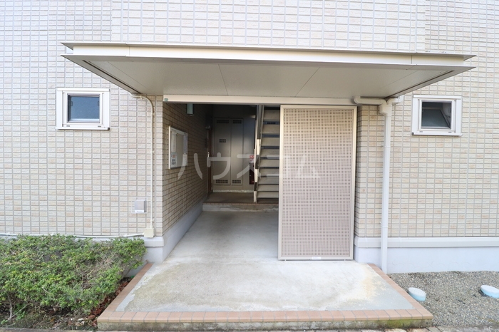 2/4 エントランス