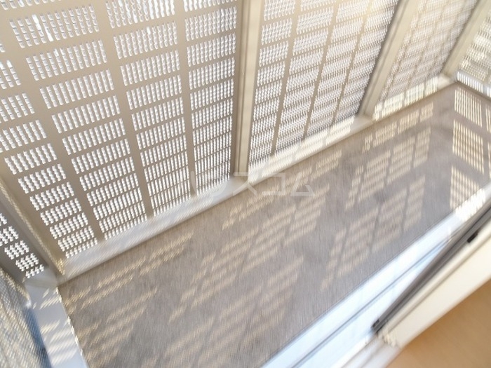 13/22 バルコニー