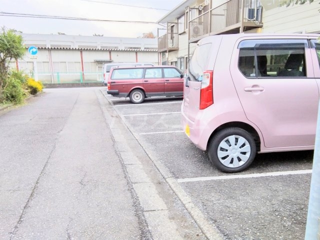 28/30 駐車場