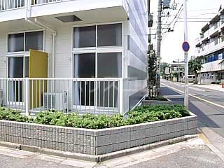 16/18 エントランス