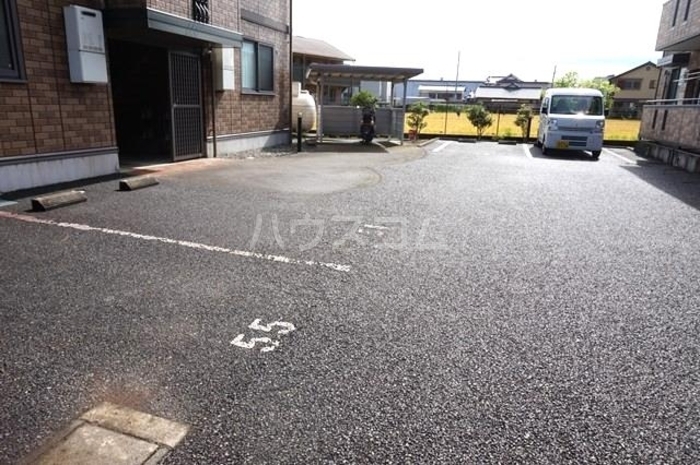 17/23 駐車場