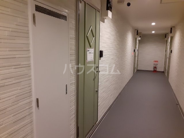 28/30 エントランス