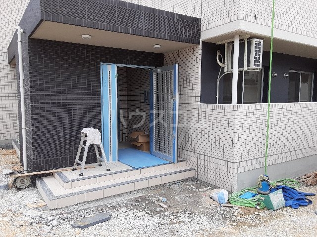 22/28 エントランス