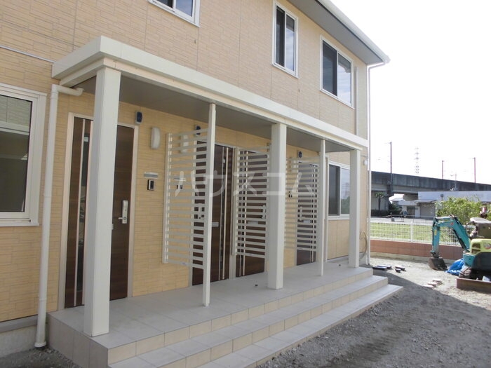 16/19 エントランス