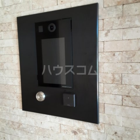 22/28 エントランス