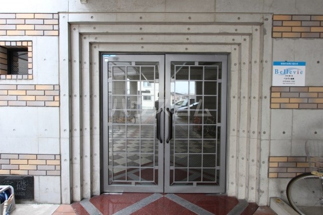 24/30 エントランス