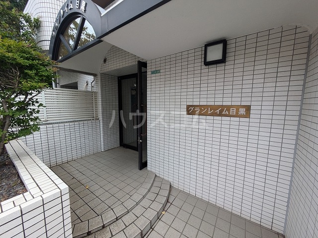 3/7 エントランス