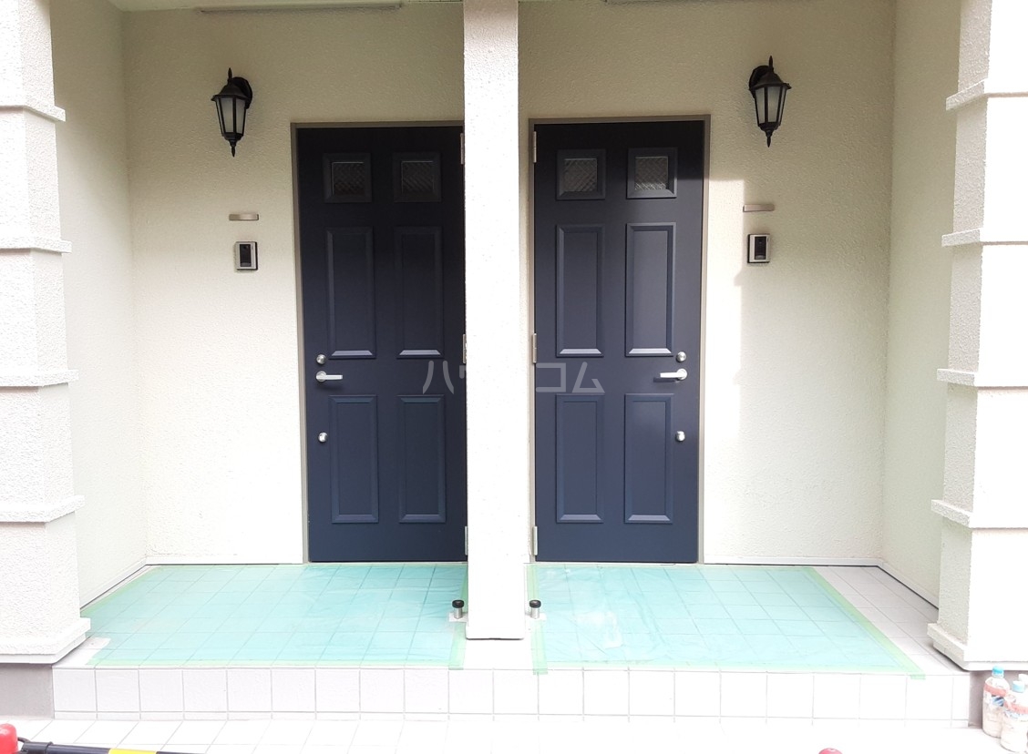 23/30 エントランス