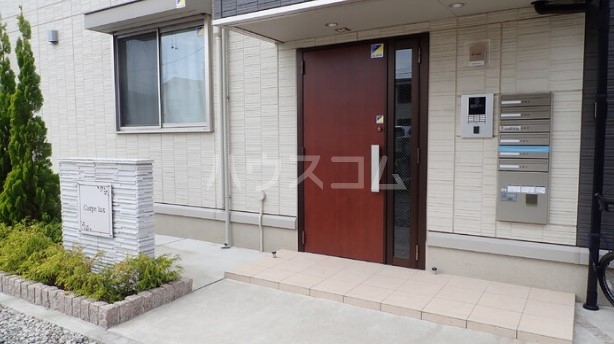 23/30 エントランス