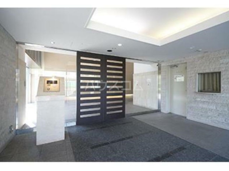 16/26 エントランス