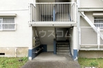 ビレッジハウス戸川１号棟エントランス