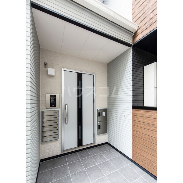 14/21 エントランス