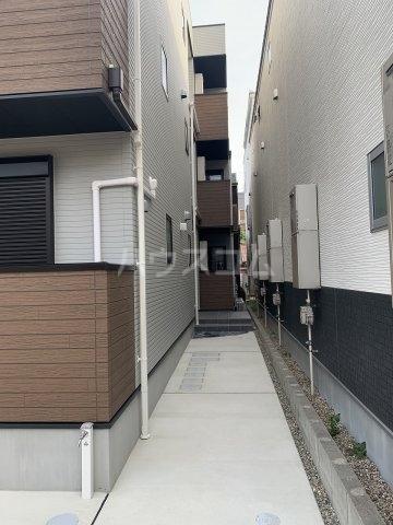 28/30 エントランス