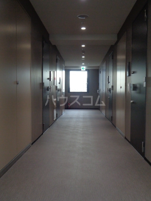27/30 エントランス