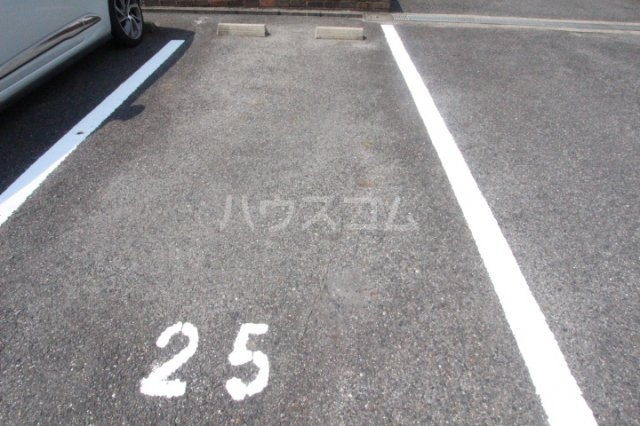 25/30 駐車場