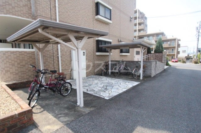 24/30 エントランス