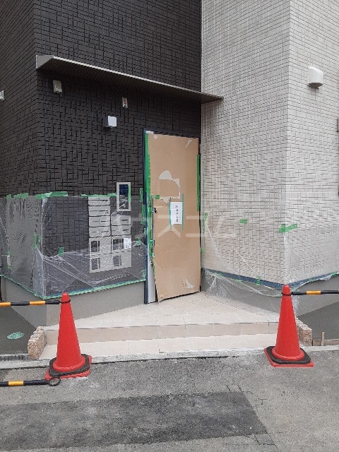 21/30 エントランス