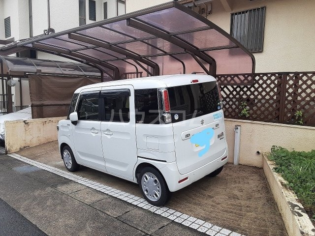 28/30 駐車場