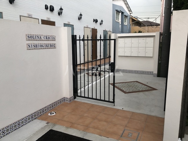 25/30 エントランス