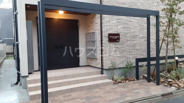 25/30 エントランス