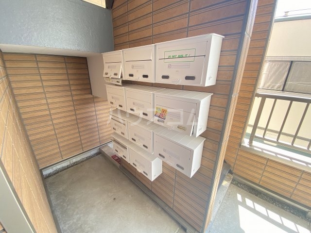 21/30 エントランス