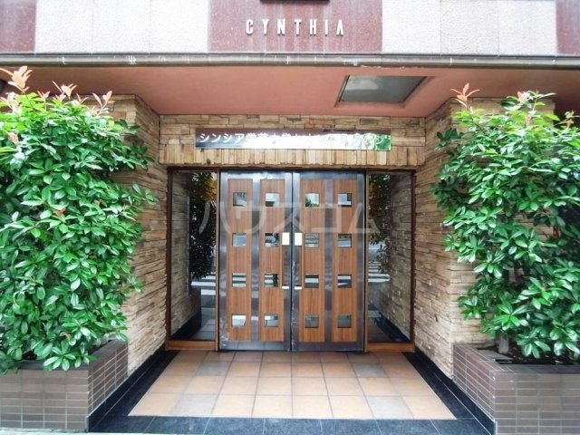 24/28 エントランス