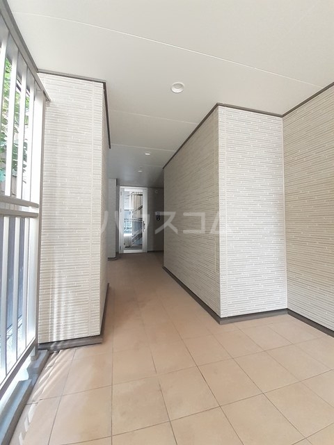 13/19 エントランス