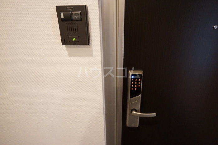 18/18 エントランス