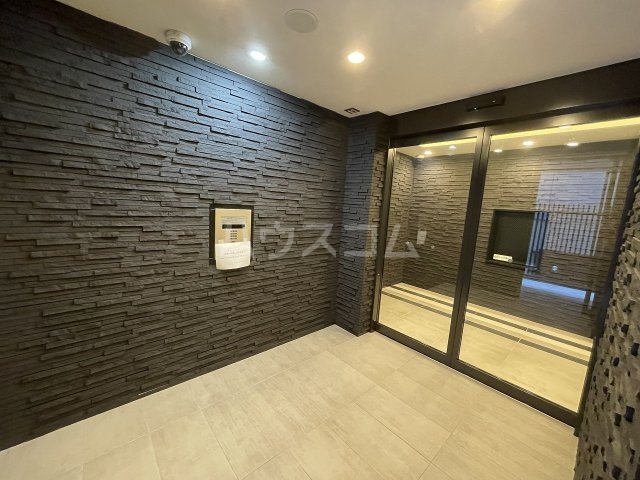 28/30 エントランス