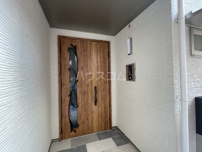 25/30 エントランス