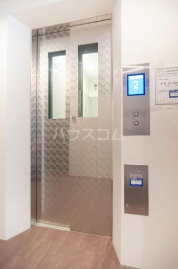 18/26 エントランス