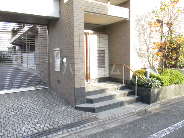 3/4 エントランス