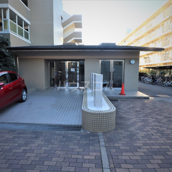 14/25 エントランス